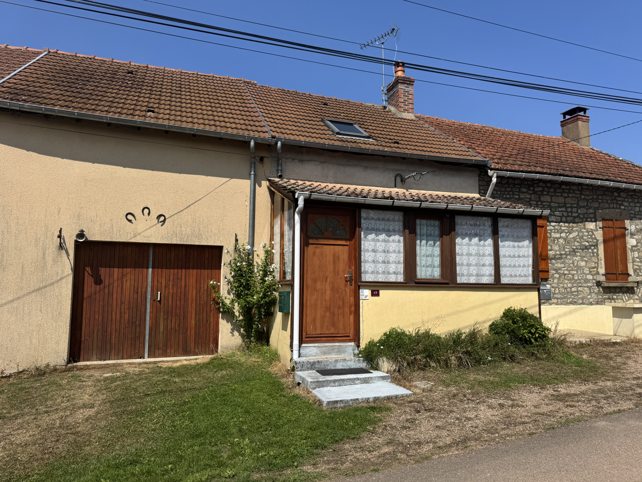 PIED A TERRE A 300 M DES ETANGS IDEAL PECHEUR/ LOCATIF